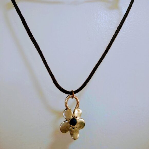 SET of 4  Kid's Teen Girl's Youth necklace assortment multi-materials/colors - Picture 7 of 15